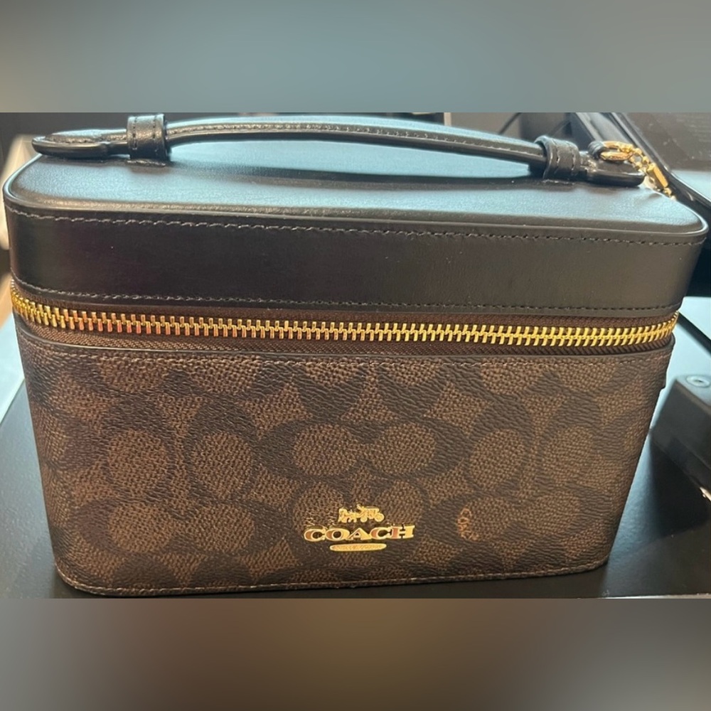 NWT! Coach Black Brown Leather/Signature Cosmetic Case/Bag